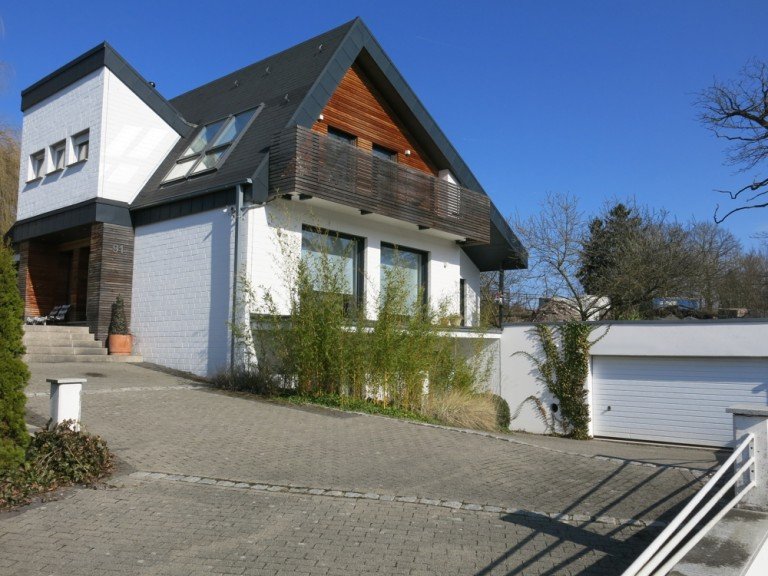 Ihr neuer Wohntraum Warstein / Sichtigvor Einfamilienhaus Exklusives Architektenhaus mit Einliegerwohnung und Garage in zentraler Lage von Warstein-Sichtigvor