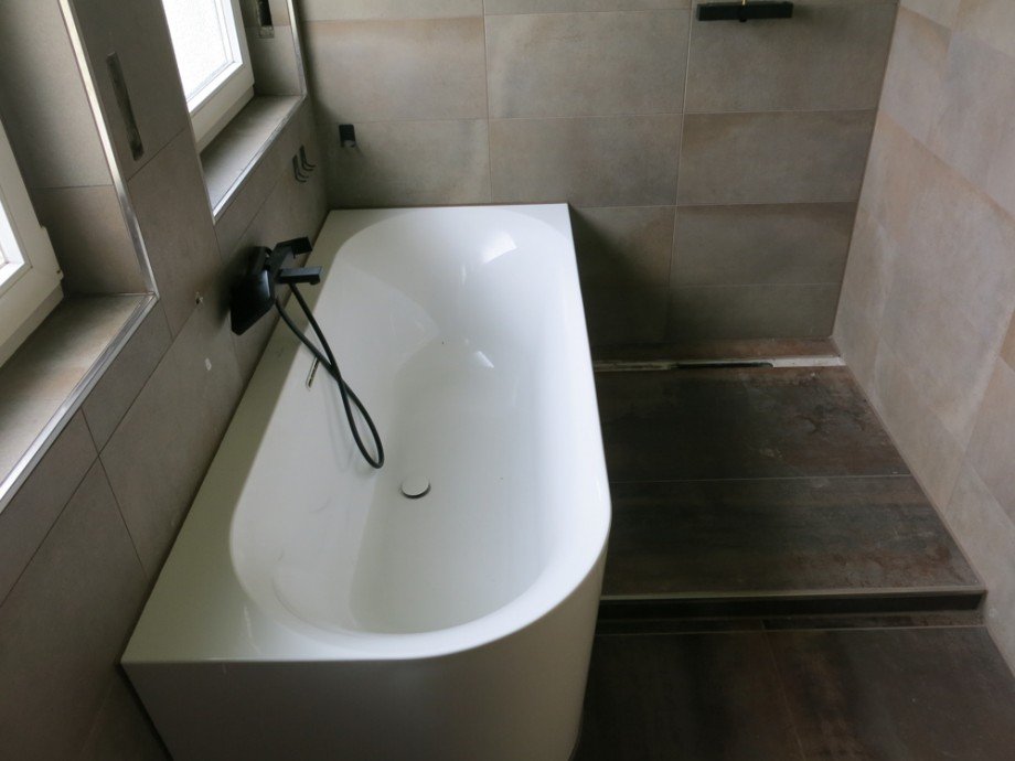 mit Dusche, Badewanne Mehrfamilienhaus Ense / L�ttringen