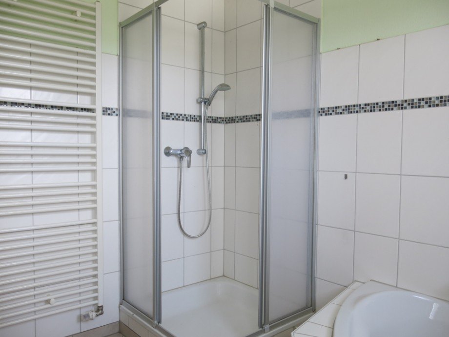 Ihr helles Bad im EG Zweifamilienhaus M�hnesee