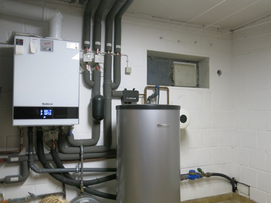 Keller mit Buderus Brennwertheiztherme Einfamilienhaus Warstein / Sichtigvor