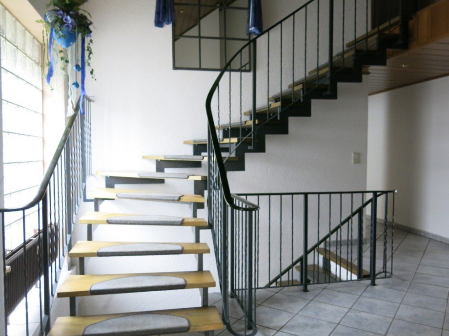 die Treppe ins Obergeschoss Einfamilienhaus Warstein / Belecke